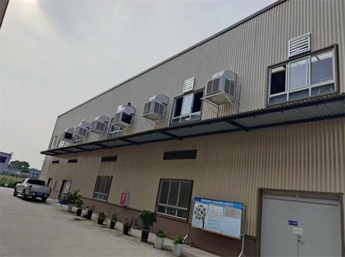 成都電子配件廠環(huán)保空調(diào),水冷空調(diào),冷風機安裝案例